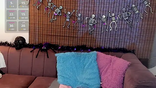 Snapshot of ariana_cross chatting on 22, 10, 2025 ariana cross online show from 22, 10, 2025