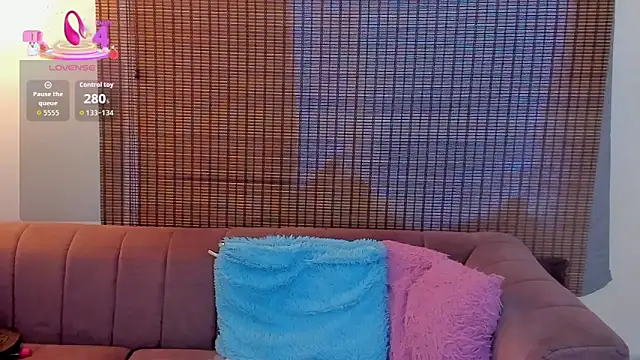 Snapshot of ariana_cross chatting on 5, 11, 2025 ariana cross online show from 5, 11, 2025