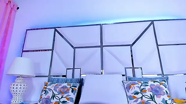 RileySweett online show from 19, 2, 2025