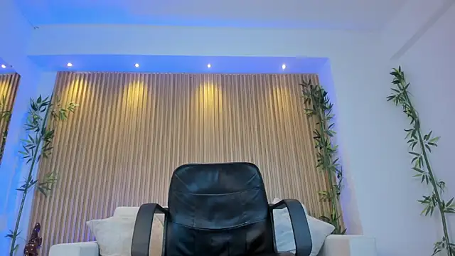 paulina sweett  online show from 11, 10, 2025