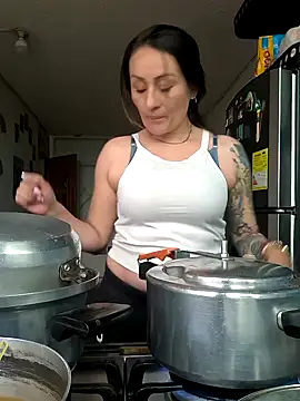 Snapshot of LuisaFernanda170823 chatting on 19, 3, 2026 LuisaFernanda170823 online show from 19, 3, 2026