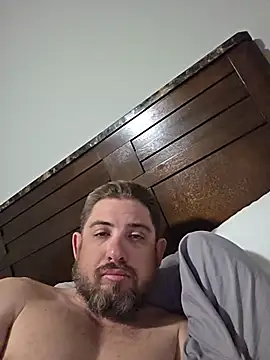 Snapshot of caliguy37 chatting on 22, 5, 2026 caliguy37 online show from 22, 5, 2026