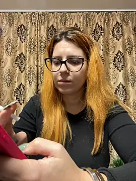 NadiraNoor online show from 25, 1, 2025