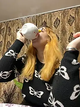 NadiraNoor online show from 28, 1, 2025