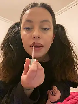 Snapshot of milkyhonybaby chatting on 11, 3, 2025 milkyhonybaby online show from 11, 3, 2025