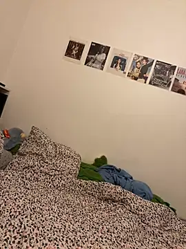 Snapshot of milkyhonybaby chatting on 25, 10, 2025 milkyhonybaby online show from 25, 10, 2025