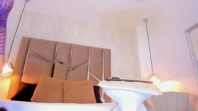 Martinaa Jones  online show from 14, 1, 2026