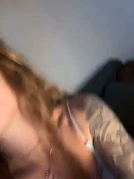 EmiliaCatalina online show from 23, 4, 2026