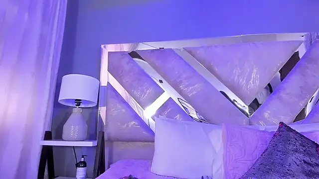 victoria cooper3 online show from 14, 3, 2025