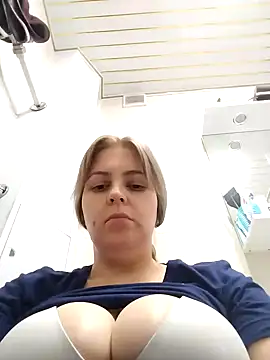 Lady nice cat online show from 4, 2, 2025