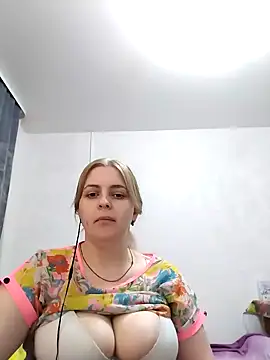 Lady nice cat online show from 2, 3, 2025