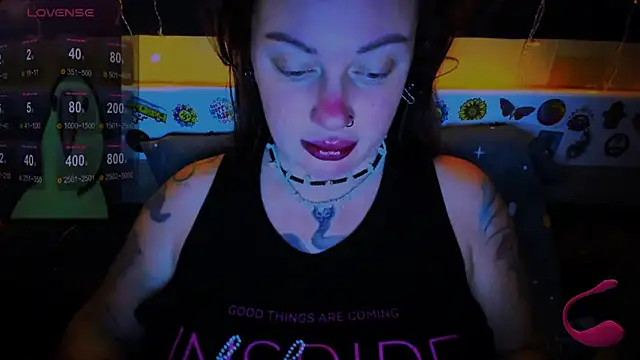 EllieOz online show from 5, 1, 2025