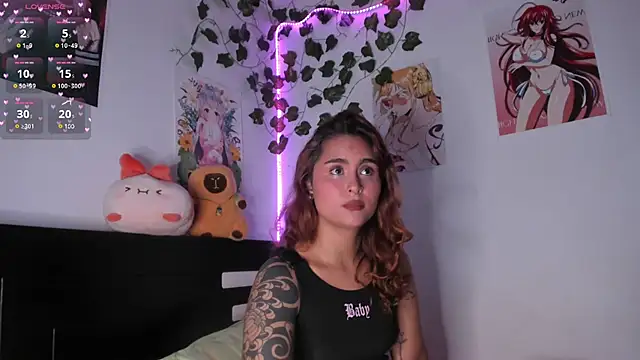 Snapshot of Violette-Ramirez01 chatting on 10, 12, 2024 Violette-Ramirez01 online show from 10, 12, 2024