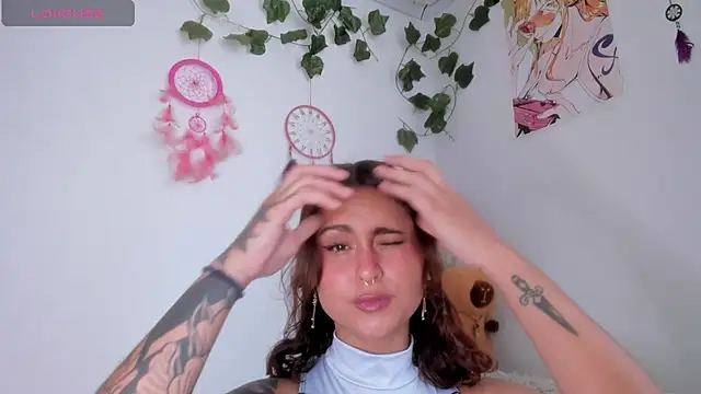 Snapshot of Violette-Ramirez01 chatting on 18, 10, 2025 Violette-Ramirez01 online show from 18, 10, 2025