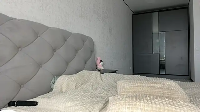 GracefulCharm online show from 22, 1, 2025