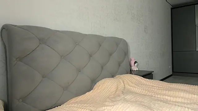 GracefulCharm online show from 19, 2, 2025