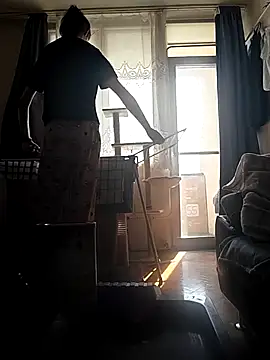 LauraBaby online show from 3, 4, 2026