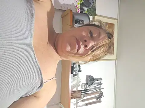 Snapshot of fastmilk chatting on 23, 6, 2026 fastmilk online show from 23, 6, 2026
