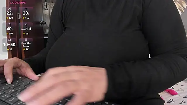 Amina hafsa online show from 12, 4, 2026