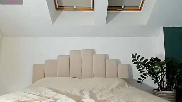 Snapshot of LunAnna chatting on 28, 9, 2025 LunAnna online show from 28, 9, 2025