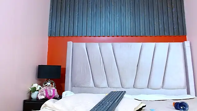 Snapshot of VeronicaRobles chatting on 13, 9, 2025 VeronicaRobles online show from 13, 9, 2025