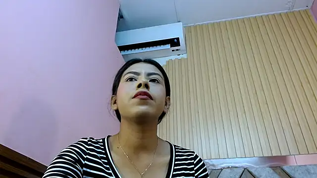 Snapshot of VeronicaRobles chatting on 30, 10, 2025 VeronicaRobles online show from 30, 10, 2025