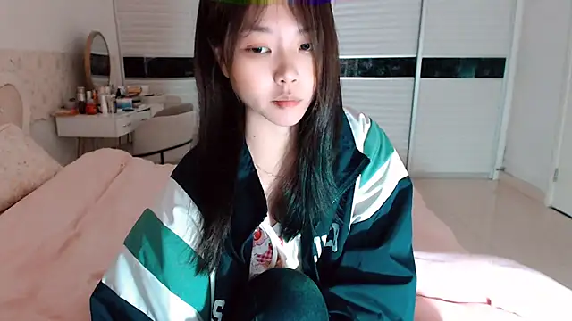 -Lucky Girl online show from 12, 4, 2026