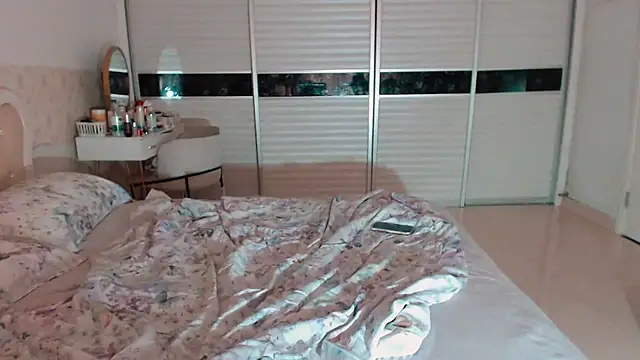 -Lucky Girl online show from 23, 5, 2026