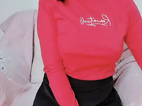 Snapshot of Bella_Babi chatting on 8, 1, 2025 Bella Babi online show from 8, 1, 2025