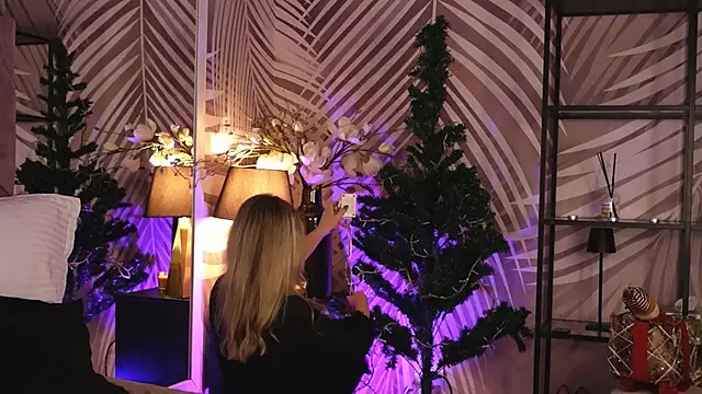 KatyaBelle online show from 4, 12, 2025