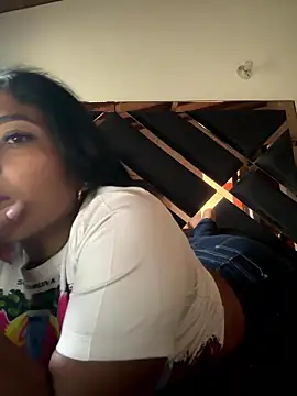 emmyjhonson07 online show from 13, 1, 2026