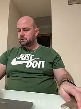 bearlover992 online show from 18, 1, 2025