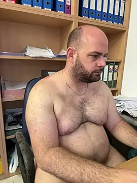 bearlover992 online show from 23, 1, 2025