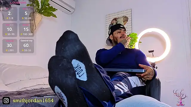 JordanSmiith  online show from 24, 10, 2025