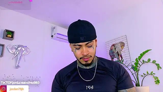 JordanSmiith  online show from 18, 4, 2026