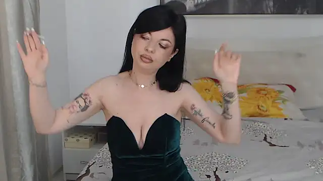 naughtymommy666 online show from 4, 6, 2026