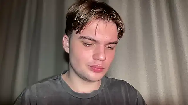 Snapshot of superfluboy_ chatting on 14, 2, 2025 superfluboy online show from 14, 2, 2025