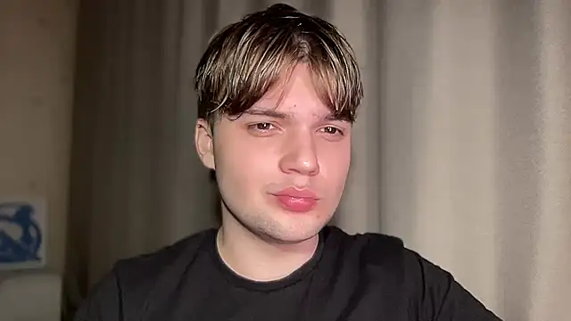 Snapshot of superfluboy_ chatting on 26, 2, 2025 superfluboy online show from 26, 2, 2025