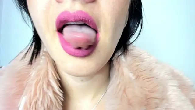 queen fetish online show from 17, 12, 2024