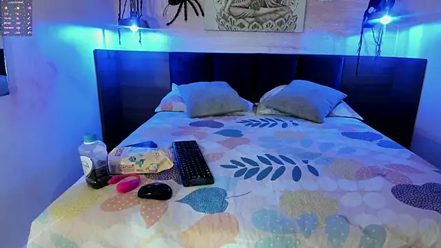 AnneDixie online show from 4, 11, 2025