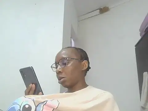 Sexxybella27 online show from 12, 11, 2025