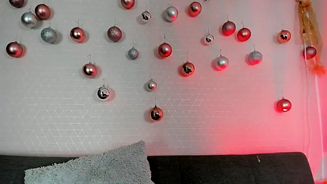 Snapshot of artmiaa chatting on 18, 12, 2025 artmiaa online show from 18, 12, 2025