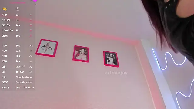 Snapshot of artmiaa chatting on 10, 2, 2026 artmiaa online show from 10, 2, 2026