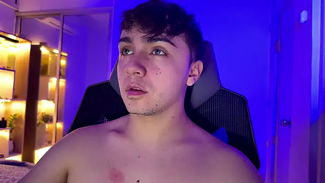 Snapshot of aron__cooper chatting on 29, 9, 2025 aron cooper online show from 29, 9, 2025