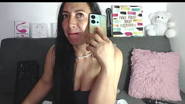Snapshot of missbella1 chatting on 11, 12, 2024 missbella1 online show from 11, 12, 2024