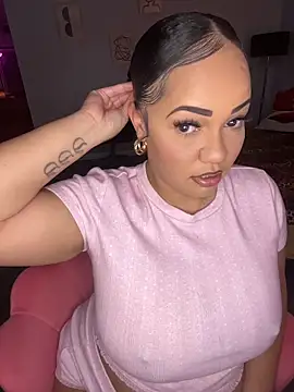 Snapshot of DestineeJayde chatting on 18, 6, 2026 DestineeJayde online show from 18, 6, 2026