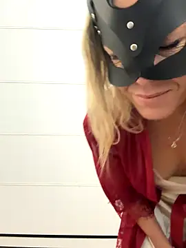 Snapshot of LadyScarlett-xk chatting on 12, 10, 2025 LadyScarlett-xk online show from 12, 10, 2025