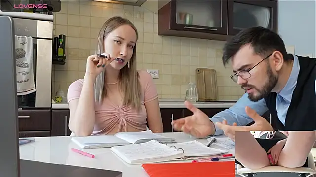 luxmuur online show from 8, 12, 2024