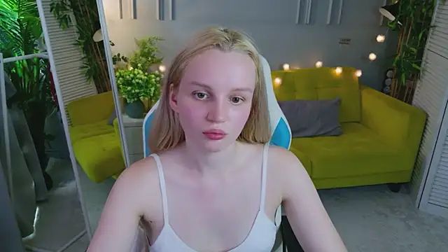 Snapshot of Beatrica_Klein chatting on 10, 7, 2026 Beatrica Klein online show from 10, 7, 2026