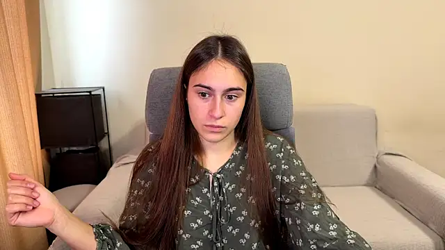 Snapshot of AliceKolltt chatting on 19, 10, 2025 AliceKolltt online show from 19, 10, 2025